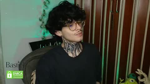 Snapshot of bastiel_ chatting on 10-02-25, 02:07 Bastiel online show from 10-02-25, 02:07