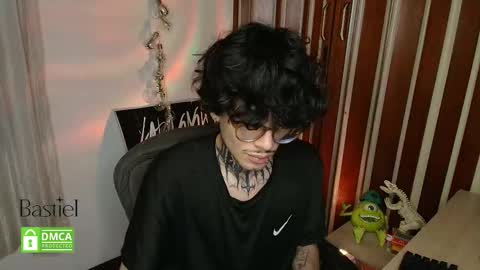 Snapshot of bastiel_ chatting on 10-03-25, 02:52 Bastiel online show from 10-03-25, 02:52