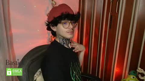 Snapshot of bastiel_ chatting on 10-09-25, 02:20 Bastiel online show from 10-09-25, 02:20