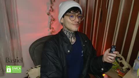 Snapshot of bastiel_ chatting on 10-18-25, 01:41 Bastiel online show from 10-18-25, 01:41