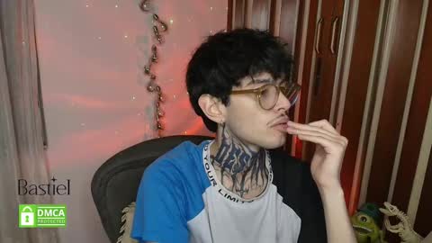 Snapshot of bastiel_ chatting on 10-28-25, 12:03 Bastiel online show from 10-28-25, 12:03