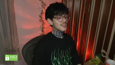 Snapshot of bastiel_ chatting on 11-06-25, 02:45 Bastiel online show from 11-06-25, 02:45