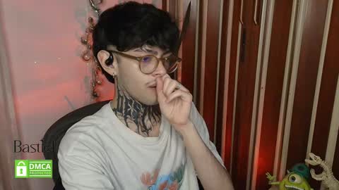 Snapshot of bastiel_ chatting on 11-16-25, 01:44 Bastiel online show from 11-16-25, 01:44