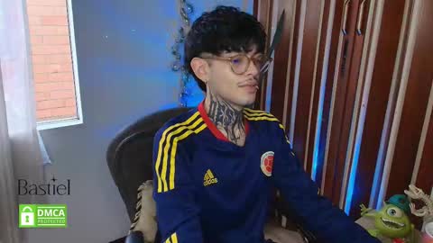 Snapshot of bastiel_ chatting on 11-21-25, 09:57 Bastiel online show from 11-21-25, 09:57