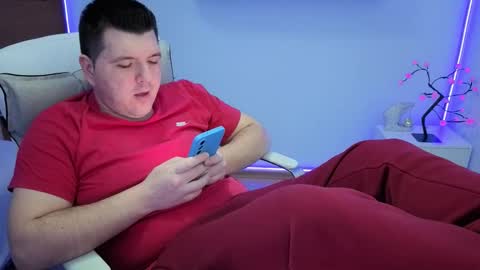 Snapshot of basystem8 chatting on 12-02-25, 06:41 BASY online show from 12-02-25, 06:41