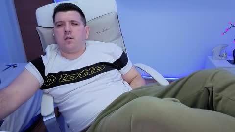 Snapshot of basystem8 chatting on 12-20-25, 04:19 BASY online show from 12-20-25, 04:19