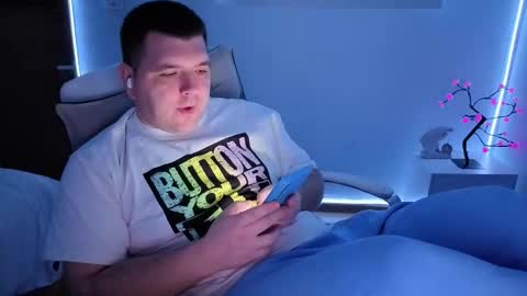 Snapshot of basystem8 chatting on 12-22-25, 03:36 BASY online show from 12-22-25, 03:36