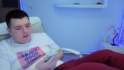 Snapshot of basystem8 chatting on 12-23-25, 05:49 BASY online show from 12-23-25, 05:49