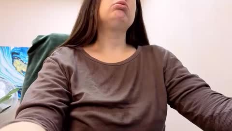 Snapshot of battymoll chatting on 10-29-25, 03:36 battymoll online show from 10-29-25, 03:36