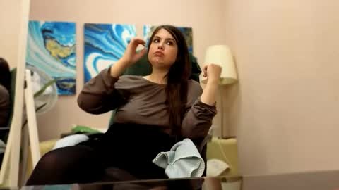 Snapshot of battymoll chatting on 11-06-25, 03:46 battymoll online show from 11-06-25, 03:46