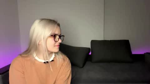 Snapshot of bawdycouple chatting on 11-05-25, 03:45 Max and Bella online show from 11-05-25, 03:45