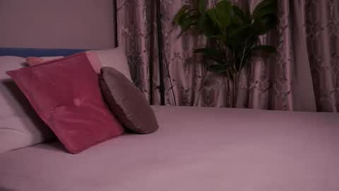Snapshot of bb_pls chatting on 10-24-25, 10:06 bb_pls online show from 10-24-25, 10:06
