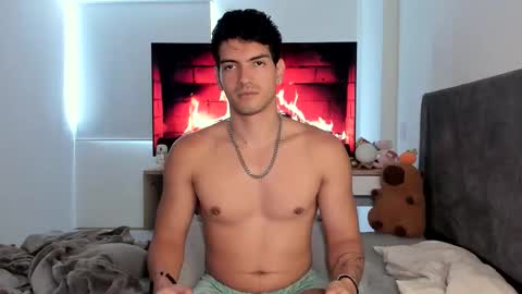 Valentino online show from 10-10-25, 08:08