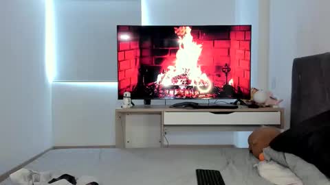 Valentino online show from 10-12-25, 09:03