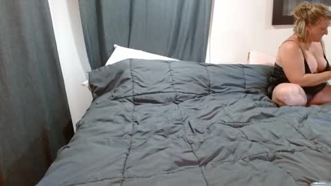 Snapshot of bbc69donna chatting on 09-16-25, 09:05 bbc69donna online show from 09-16-25, 09:05