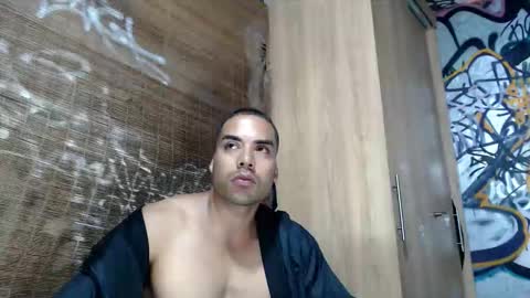 Snapshot of bbc_monster1 chatting on 11-08-25, 01:06 Justin online show from 11-08-25, 01:06