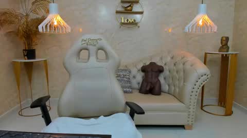 BBW Cindyy  online show from 10-05-25, 07:12