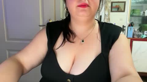 HottieBelle online show from 11-04-25, 06:07