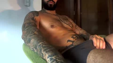 Snapshot of bby044 chatting on 12-16-24, 01:32 bby044 online show from 12-16-24, 01:32