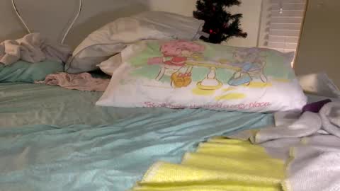 Snapshot of bby2brat chatting on 12-26-24, 07:35 bby2brat online show from 12-26-24, 07:35