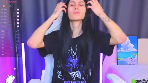 Snapshot of bd_black chatting on 12-16-25, 11:32 Aiden online show from 12-16-25, 11:32