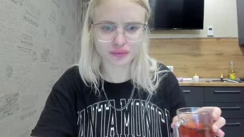 Summer BABY online show from 12-15-24, 04:59