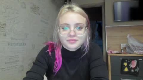 Summer BABY online show from 12-31-24, 01:52