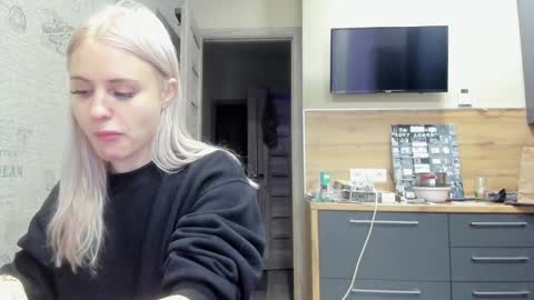 Summer BABY online show from 01-21-25, 02:15