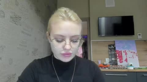 Summer BABY online show from 02-18-25, 05:10