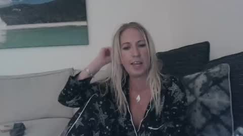 Emma online show from 12-04-24, 11:41