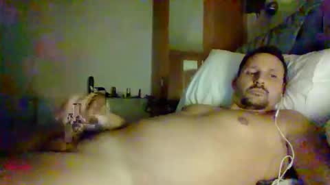 Snapshot of bearboudior chatting on 12-17-25, 01:33 bearboudior online show from 12-17-25, 01:33