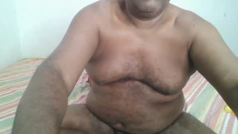 Snapshot of beargryzzly chatting on 12-01-24, 09:26 Grizzly online show from 12-01-24, 09:26