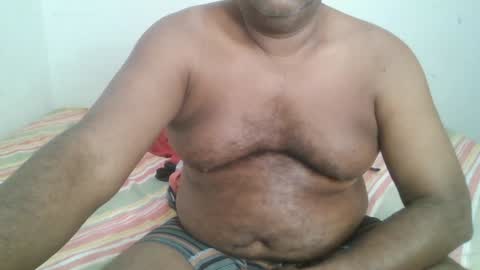 Snapshot of beargryzzly chatting on 12-02-24, 05:04 Grizzly online show from 12-02-24, 05:04