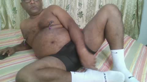 Snapshot of beargryzzly chatting on 12-19-24, 01:39 Grizzly online show from 12-19-24, 01:39