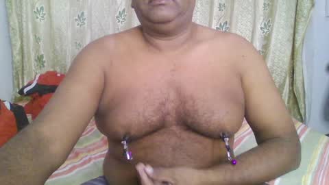 Snapshot of beargryzzly chatting on 12-22-24, 03:22 Grizzly online show from 12-22-24, 03:22