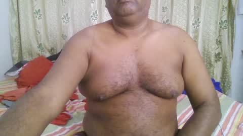 Snapshot of beargryzzly chatting on 12-31-24, 09:21 Grizzly online show from 12-31-24, 09:21