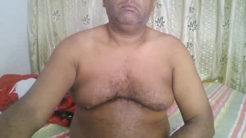 Snapshot of beargryzzly chatting on 01-03-25, 07:29 Grizzly online show from 01-03-25, 07:29