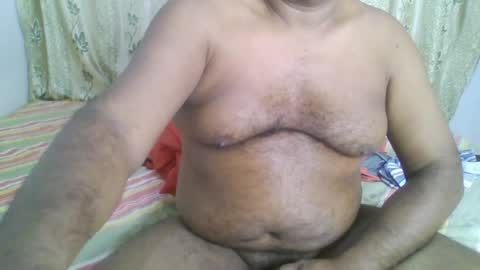 Snapshot of beargryzzly chatting on 01-04-25, 11:43 Grizzly online show from 01-04-25, 11:43