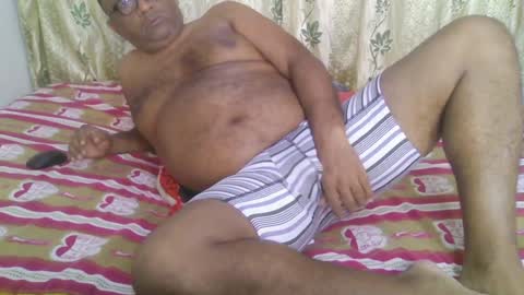 Snapshot of beargryzzly chatting on 01-09-25, 01:13 Grizzly online show from 01-09-25, 01:13