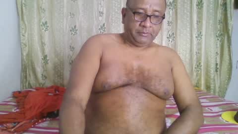 Snapshot of beargryzzly chatting on 01-12-25, 12:55 Grizzly online show from 01-12-25, 12:55