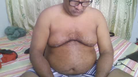 Snapshot of beargryzzly chatting on 01-21-25, 02:43 Grizzly online show from 01-21-25, 02:43