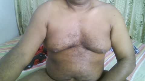 Snapshot of beargryzzly chatting on 01-21-25, 01:22 Grizzly online show from 01-21-25, 01:22