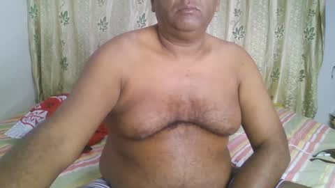 Snapshot of beargryzzly chatting on 01-22-25, 03:31 Grizzly online show from 01-22-25, 03:31