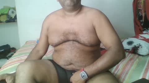 Snapshot of beargryzzly chatting on 01-28-25, 05:22 Grizzly online show from 01-28-25, 05:22