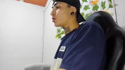 Snapshot of beatandtalk chatting on 11-23-25, 04:40 beatandtalk online show from 11-23-25, 04:40