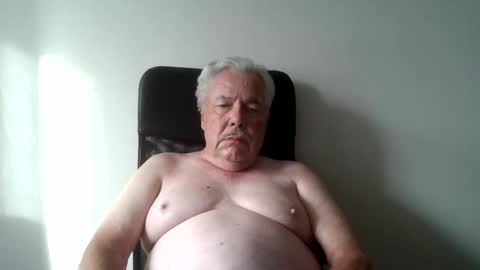 Snapshot of beatli chatting on 10-19-25, 07:53 Beat online show from 10-19-25, 07:53