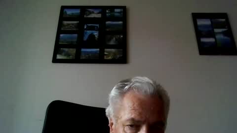 Snapshot of beatli chatting on 10-26-25, 08:31 Beat online show from 10-26-25, 08:31