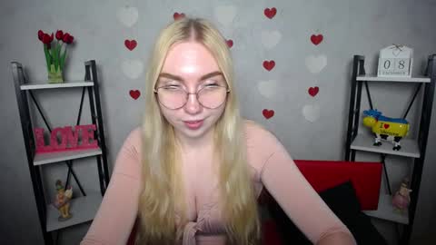 Snapshot of beatriceflyy chatting on 12-08-24, 12:19 BeatriceFlyy online show from 12-08-24, 12:19