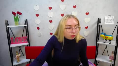 Snapshot of beatriceflyy chatting on 12-14-24, 04:09 BeatriceFlyy online show from 12-14-24, 04:09