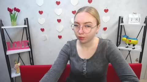 Snapshot of beatriceflyy chatting on 12-18-24, 06:10 BeatriceFlyy online show from 12-18-24, 06:10